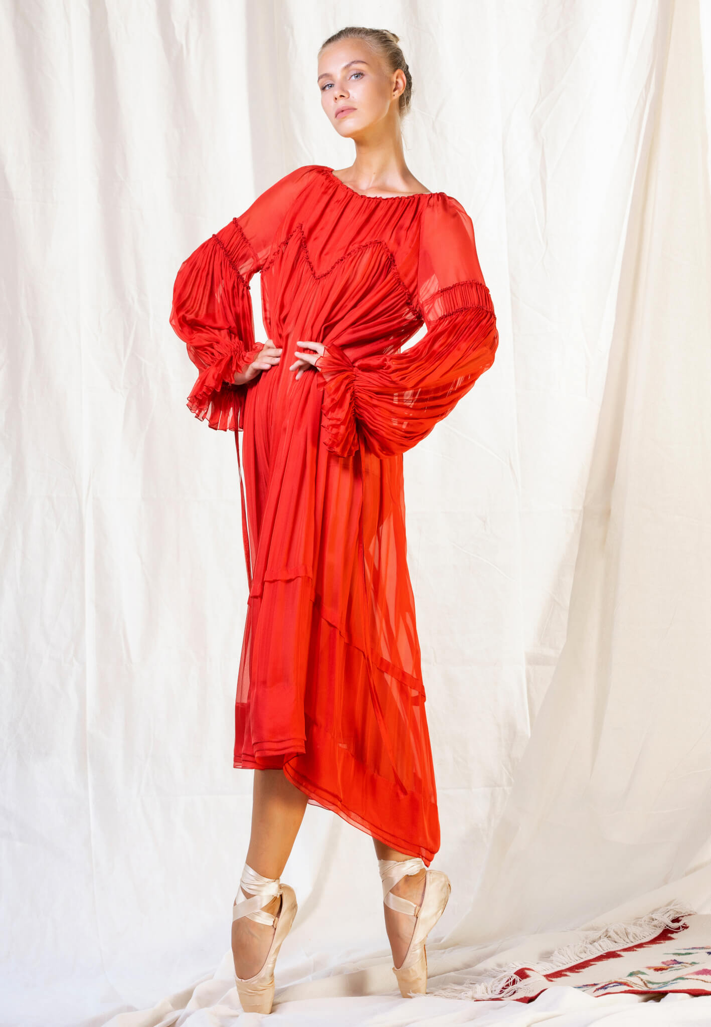 Rochie roșie de mătase Red silk dress
